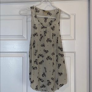 Sleeveless motorcycle black and white top